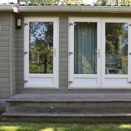 Een Chalet Met Prive Sauna En Tuin Villa Tzummarum Eksteriør bilde